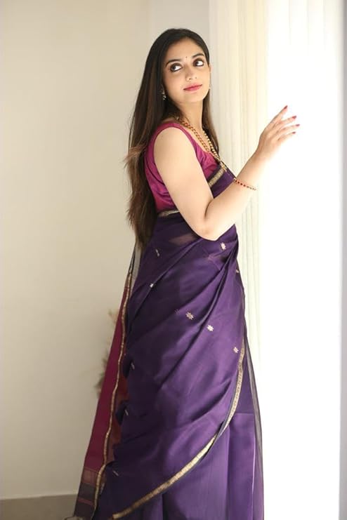 Banarasi Silk Saree with Zari Border and Unstitched Blouse Piece - Image 2